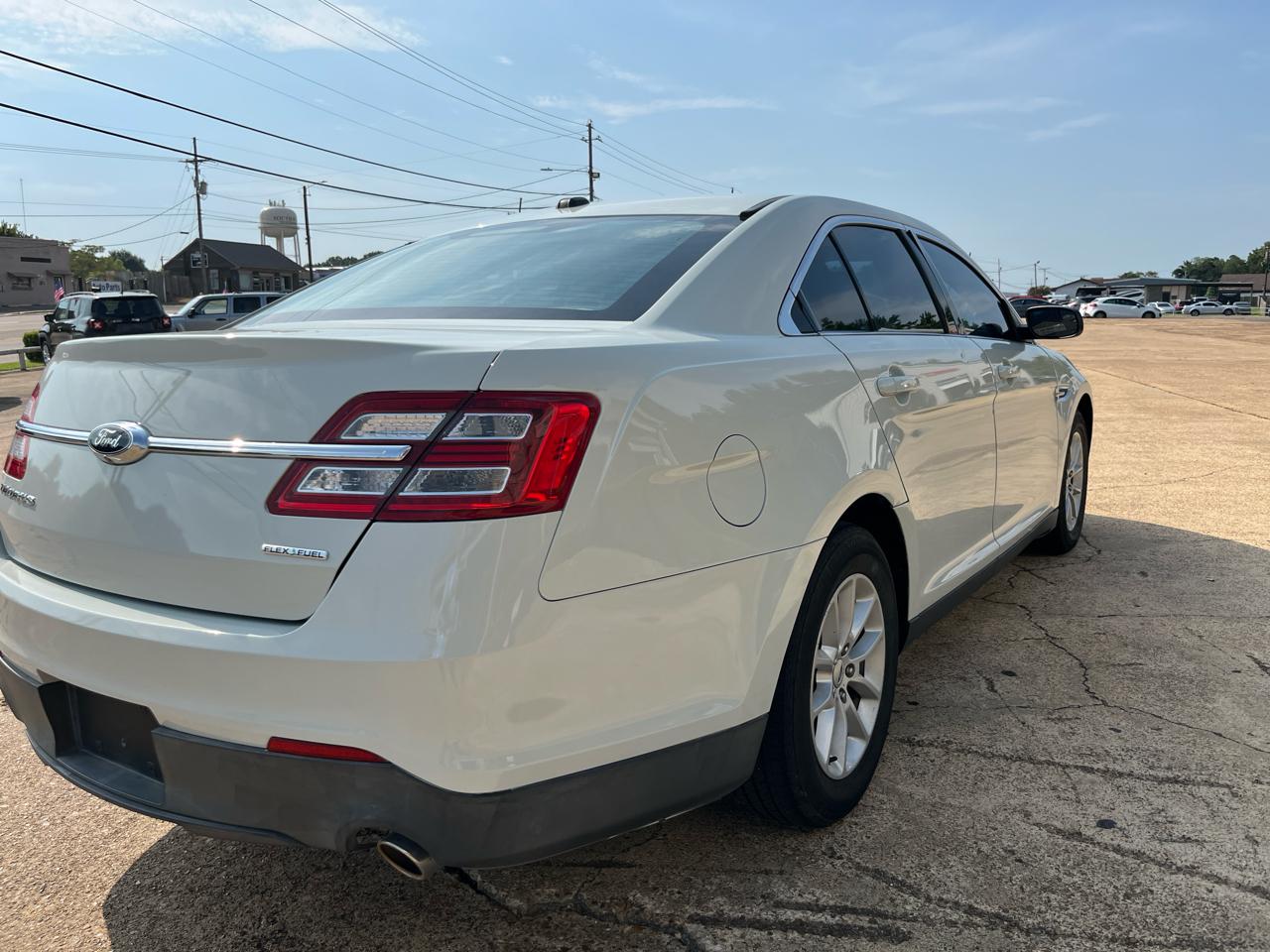 Ford Taurus SE FWD 2015