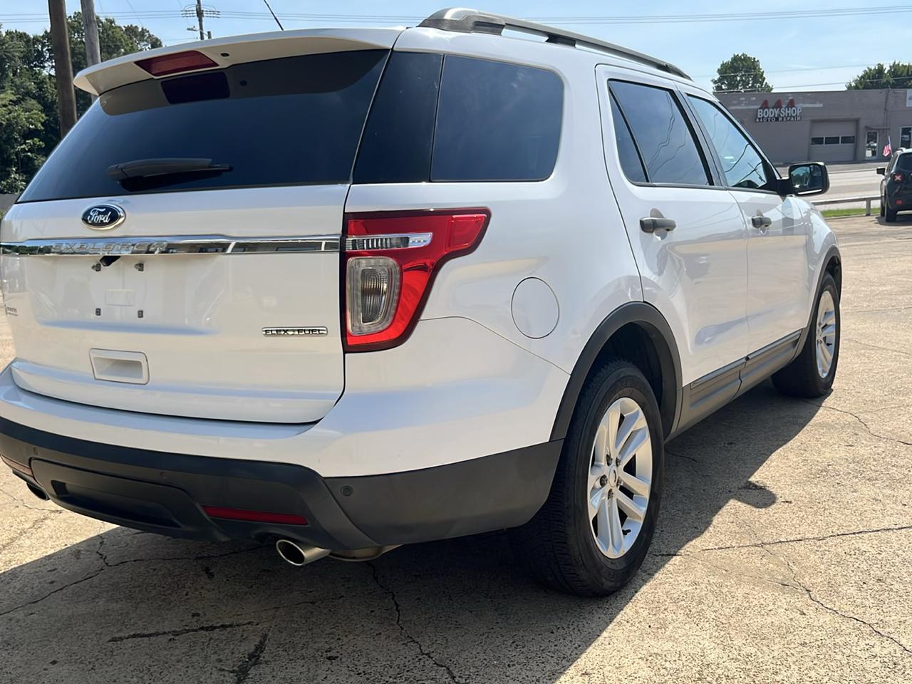 Ford Explorer Base FWD 2015