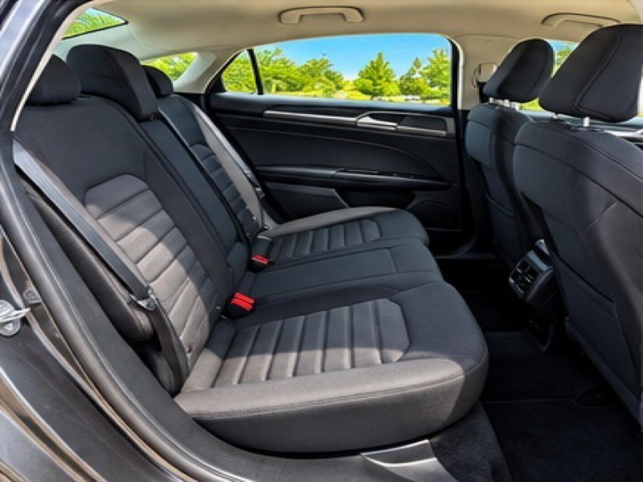Ford Fusion SE 2020