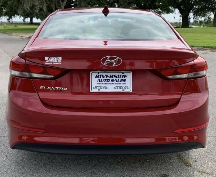 Hyundai Elantra SE 2017