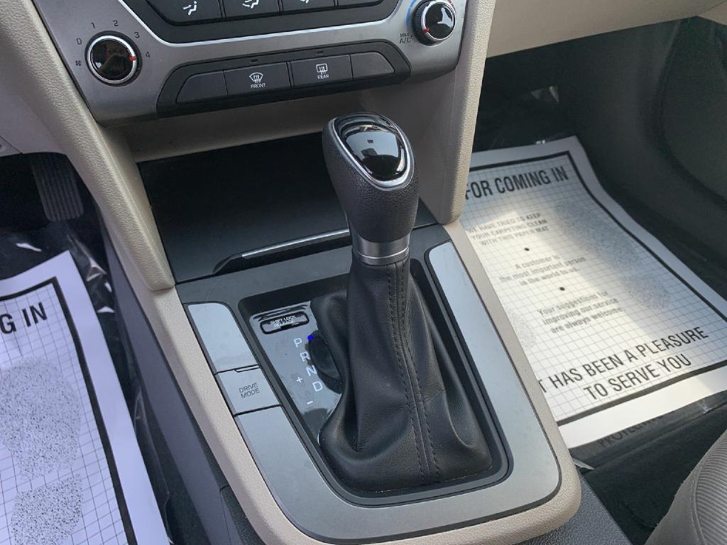 Hyundai Elantra SE 2017