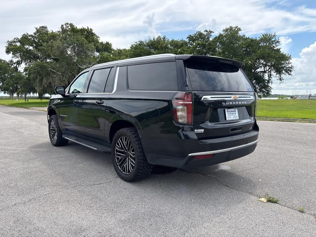 Chevrolet Suburban LT 2021