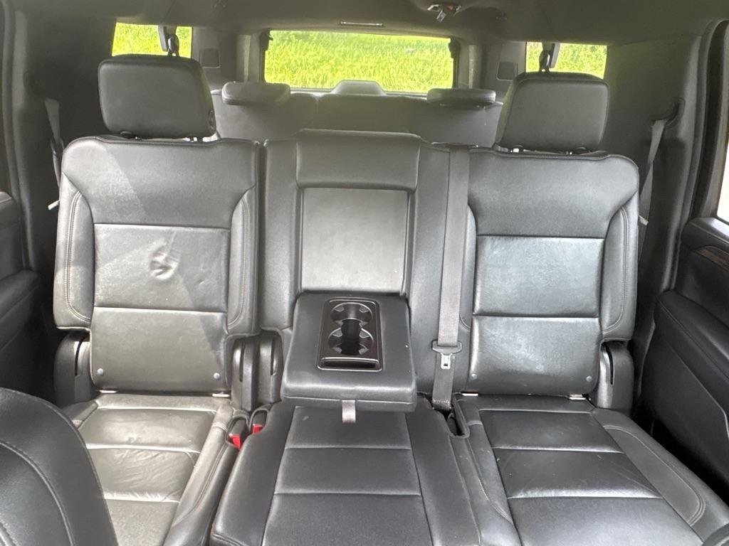 Chevrolet Suburban LT 2021