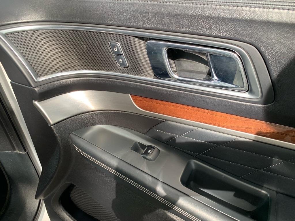 Ford Explorer Platinum 4WD 2018