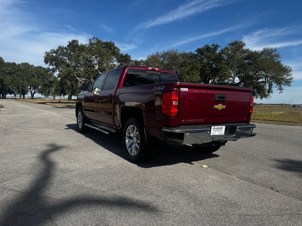 Chevrolet Silverado 1500 4WD Crew Cab 143.5" LT w/2LT 2015