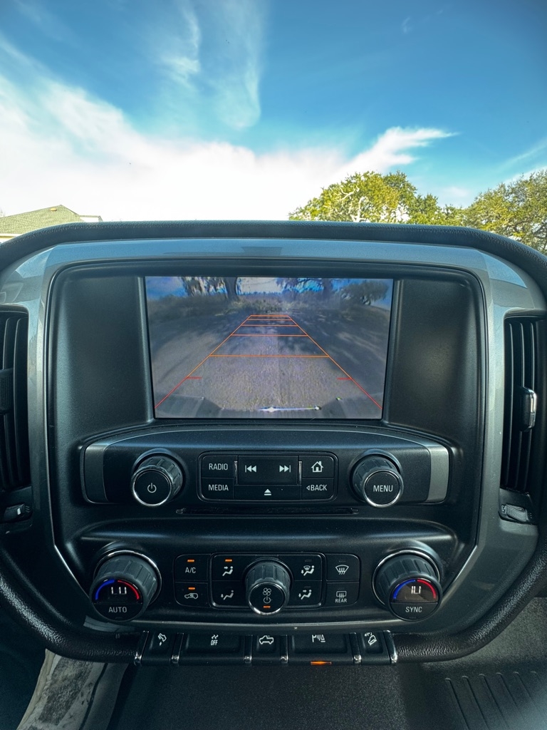 Chevrolet Silverado 1500 4WD Crew Cab 143.5" LT w/2LT 2015