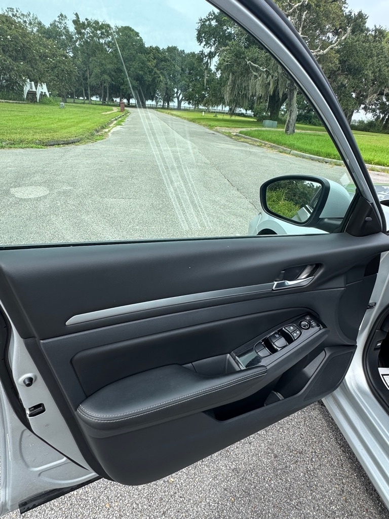 Nissan Altima 2.5 SV Sedan 2023