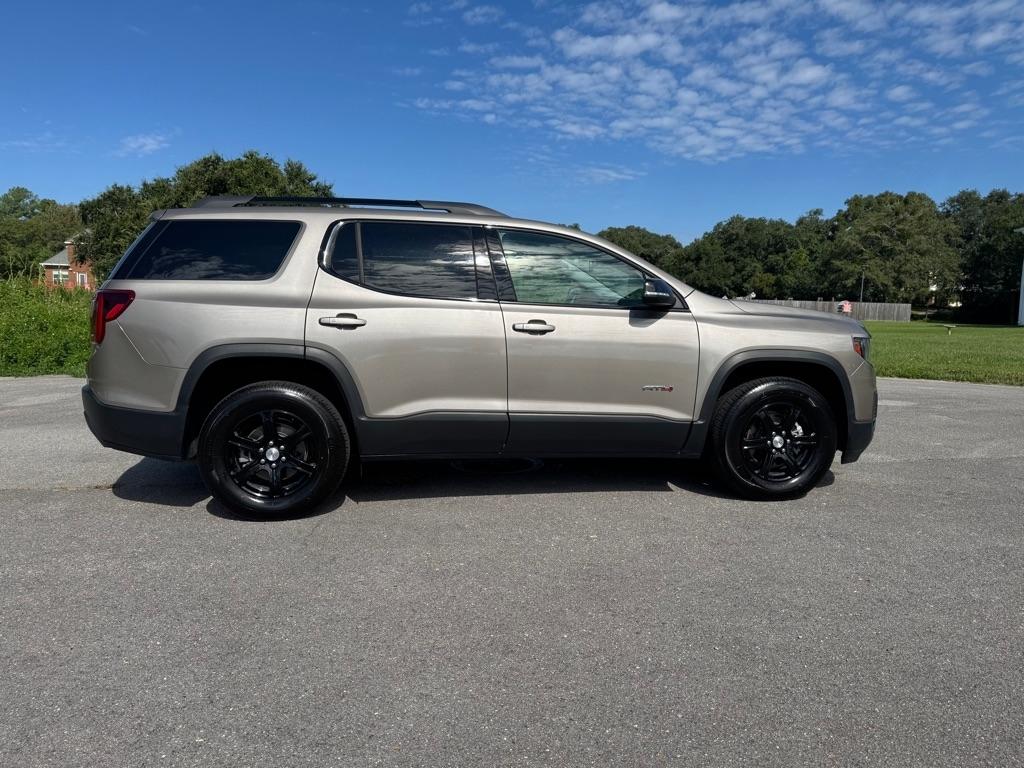 GMC Acadia AWD 4dr AT4 2023