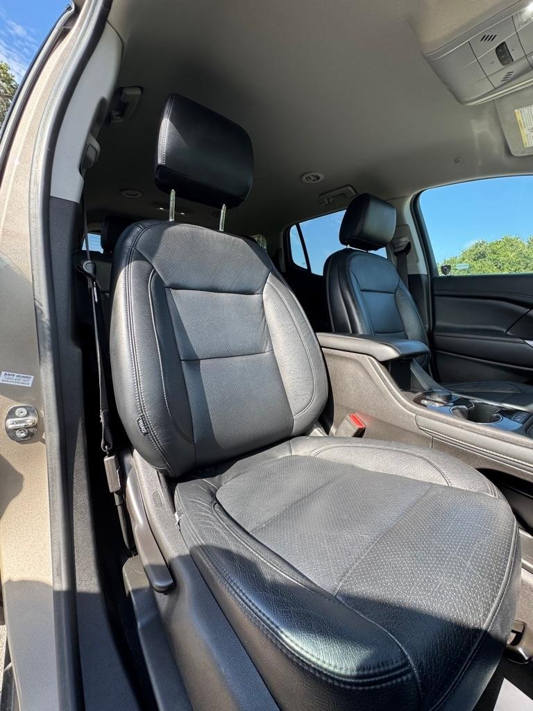 GMC Acadia AWD 4dr AT4 2023