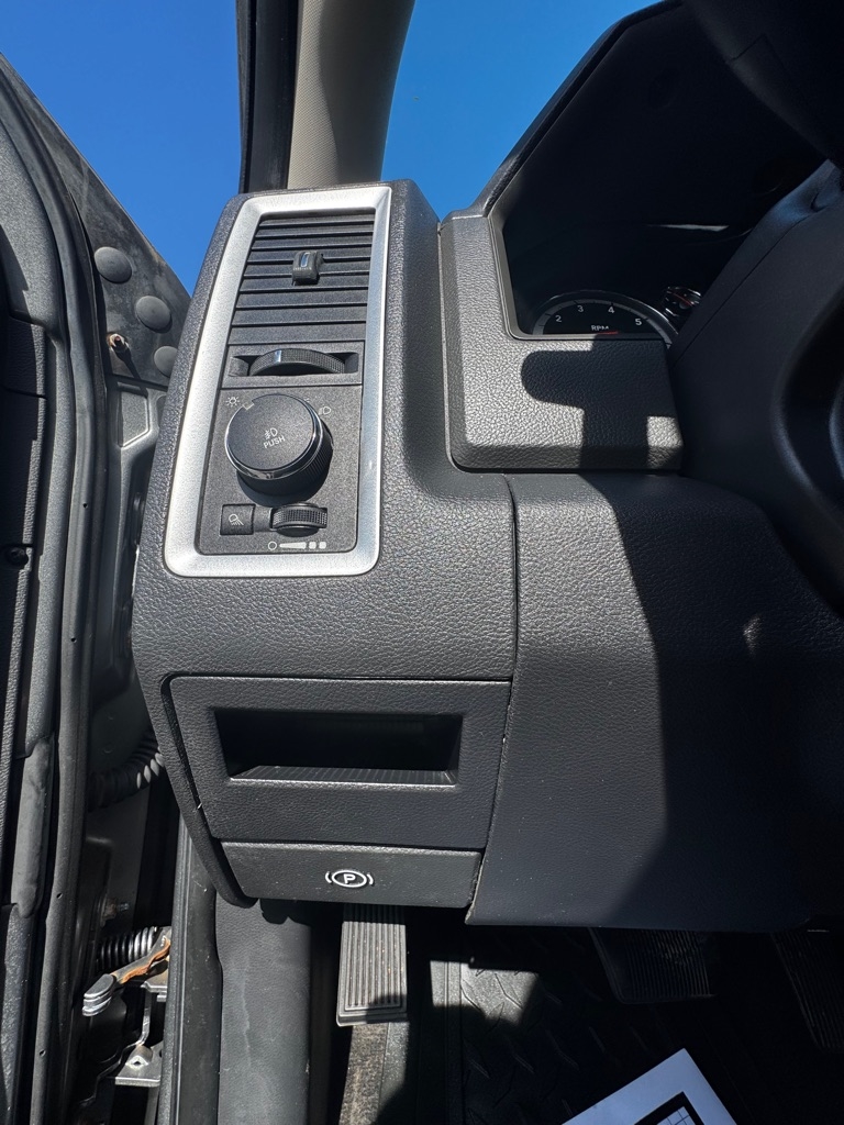 Dodge Ram 1500 2WD Crew Cab 140.5" Sport 2010 Dodge Ram 1500 2WD Crew Cab 140.5" Sport 2010