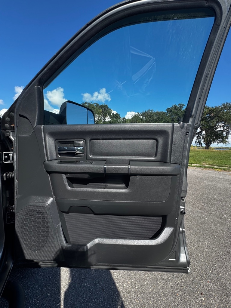 Dodge Ram 1500 2WD Crew Cab 140.5" Sport 2010 Dodge Ram 1500 2WD Crew Cab 140.5" Sport 2010