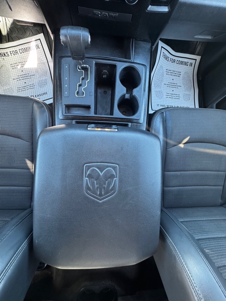 Dodge Ram 1500 2WD Crew Cab 140.5" Sport 2010 Dodge Ram 1500 2WD Crew Cab 140.5" Sport 2010