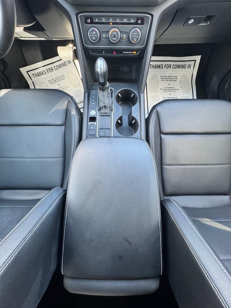 Volkswagen Atlas 3.6L V6 SE w/Technology FWD *Ltd Avail* 2021