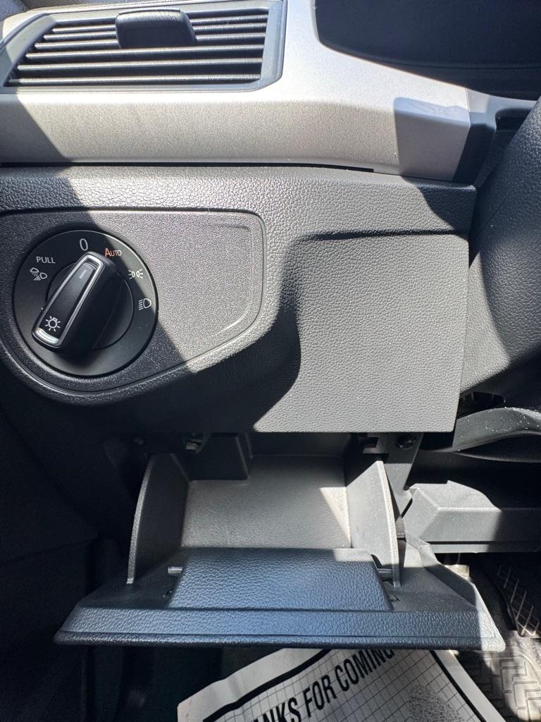 Volkswagen Atlas 3.6L V6 SE w/Technology FWD *Ltd Avail* 2021