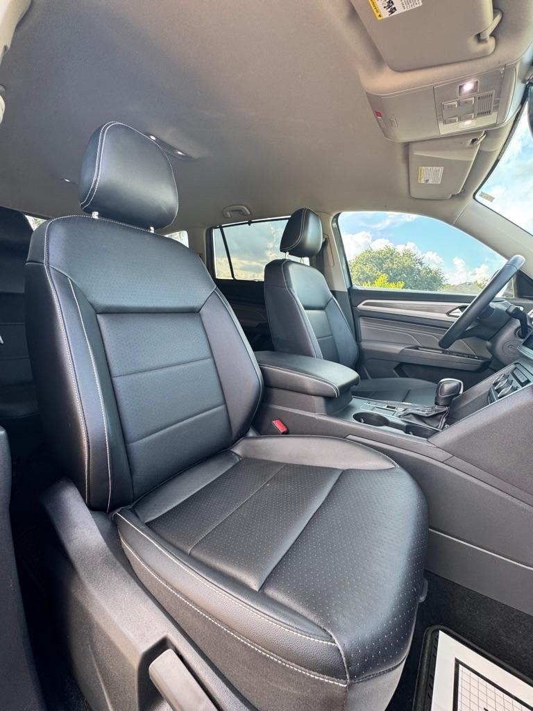 Volkswagen Atlas 3.6L V6 SE w/Technology FWD *Ltd Avail* 2021