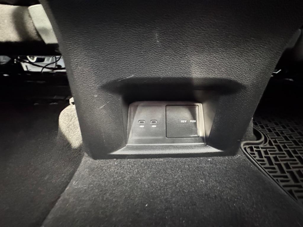 Volkswagen Atlas 3.6L V6 SE w/Technology FWD *Ltd Avail* 2021