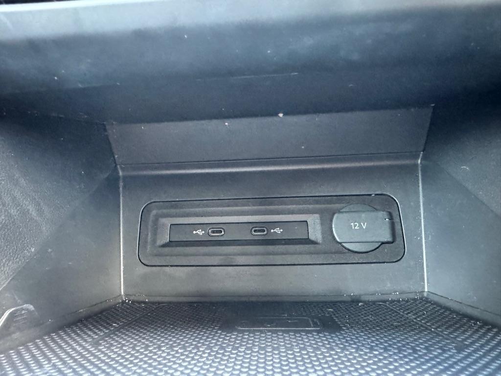 Volkswagen Atlas 3.6L V6 SE w/Technology FWD *Ltd Avail* 2021