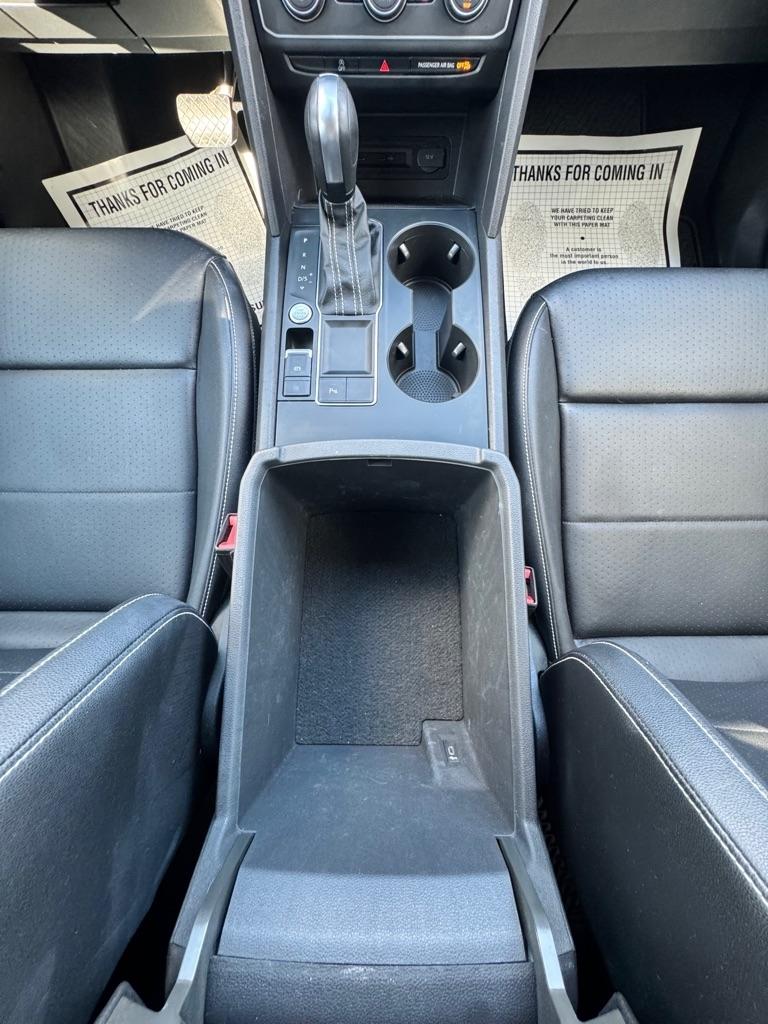 Volkswagen Atlas 3.6L V6 SE w/Technology FWD *Ltd Avail* 2021