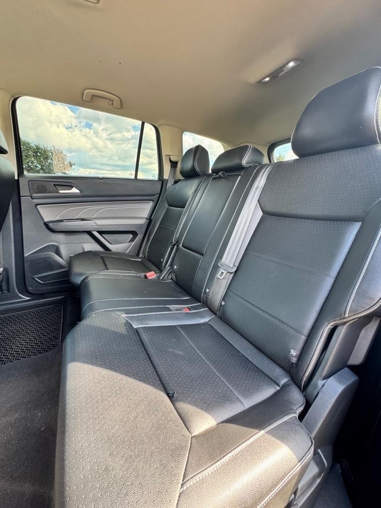 Volkswagen Atlas 3.6L V6 SE w/Technology FWD *Ltd Avail* 2021