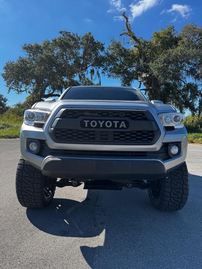Toyota Tacoma  2019