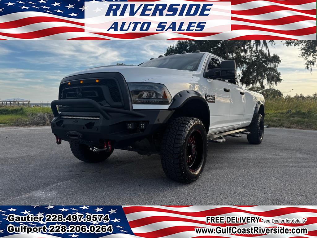 2017 RAM 2500 Tradesman 4x4 Crew Cab 8' Box