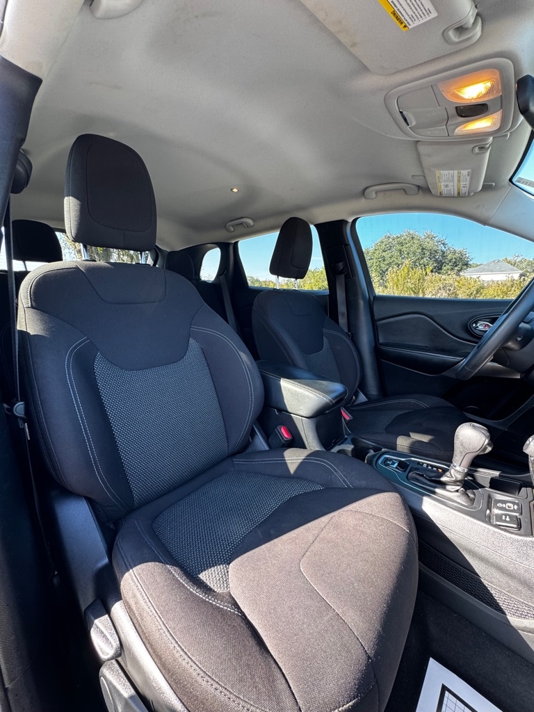 Jeep Cherokee Latitude FWD 2020