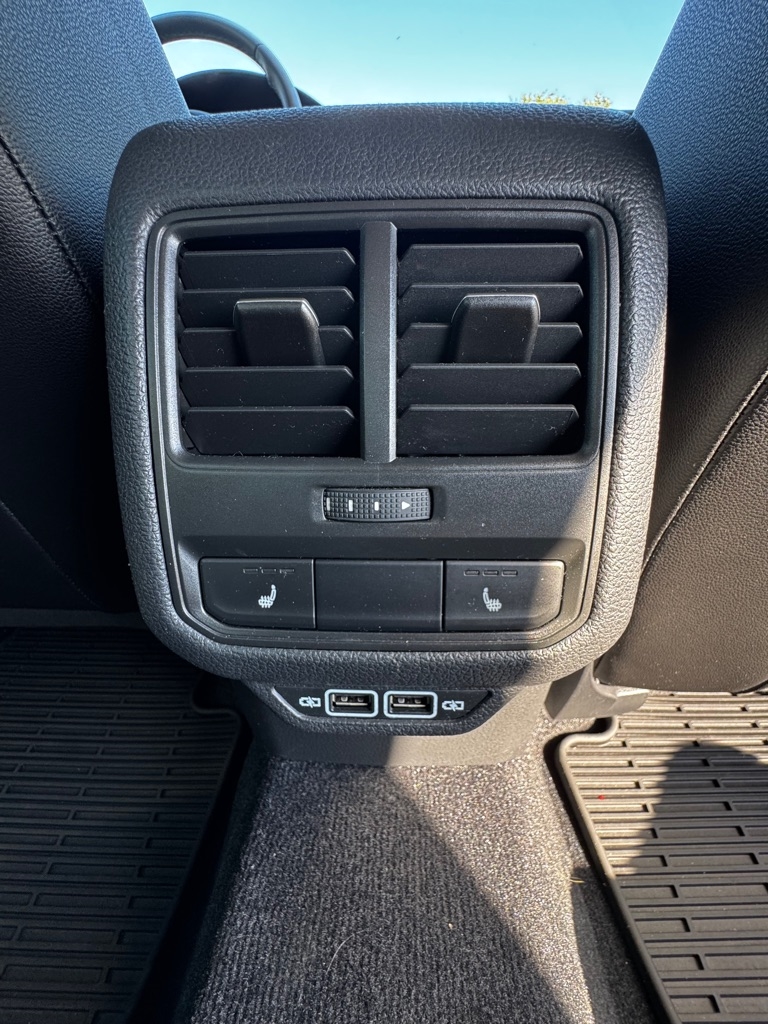 Volkswagen Passat 2.0T Limited Edition Auto 2022