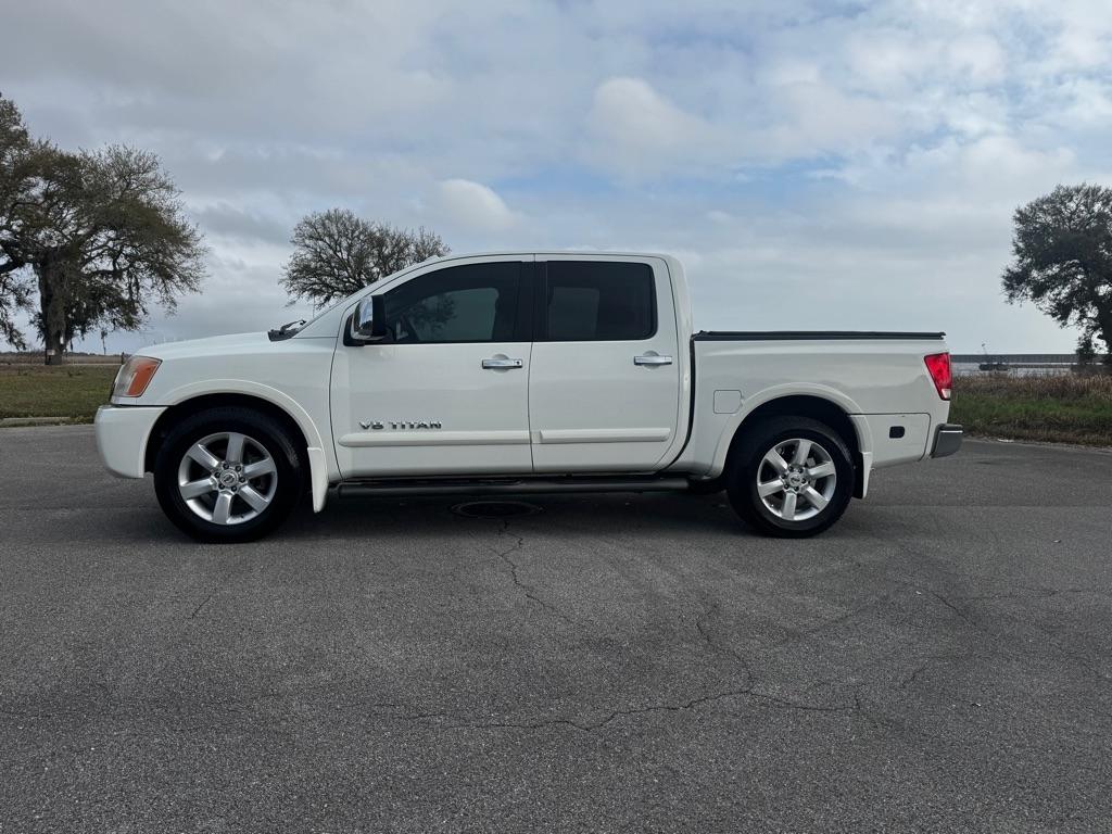Nissan Titan 2WD Crew Cab SWB SL 2011