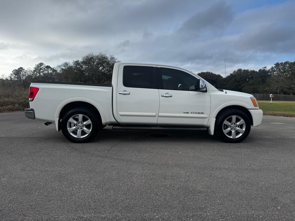 Nissan Titan 2WD Crew Cab SWB SL 2011