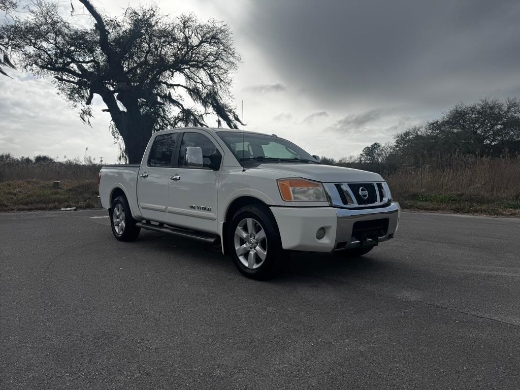 Nissan Titan 2WD Crew Cab SWB SL 2011