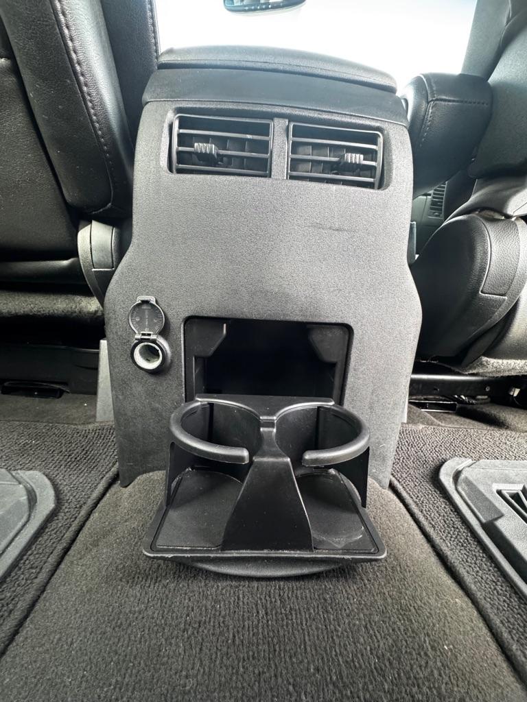 Nissan Titan 2WD Crew Cab SWB SL 2011