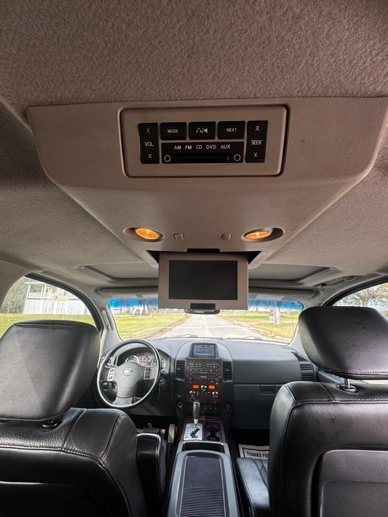 Nissan Titan 2WD Crew Cab SWB SL 2011