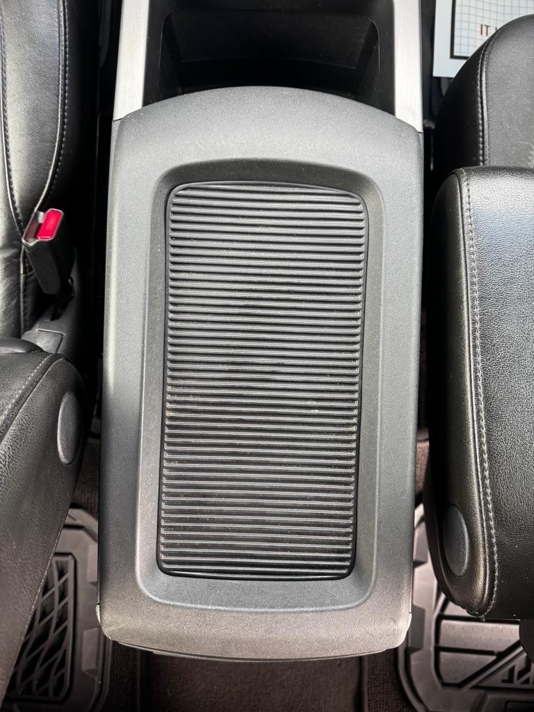 Nissan Titan 2WD Crew Cab SWB SL 2011