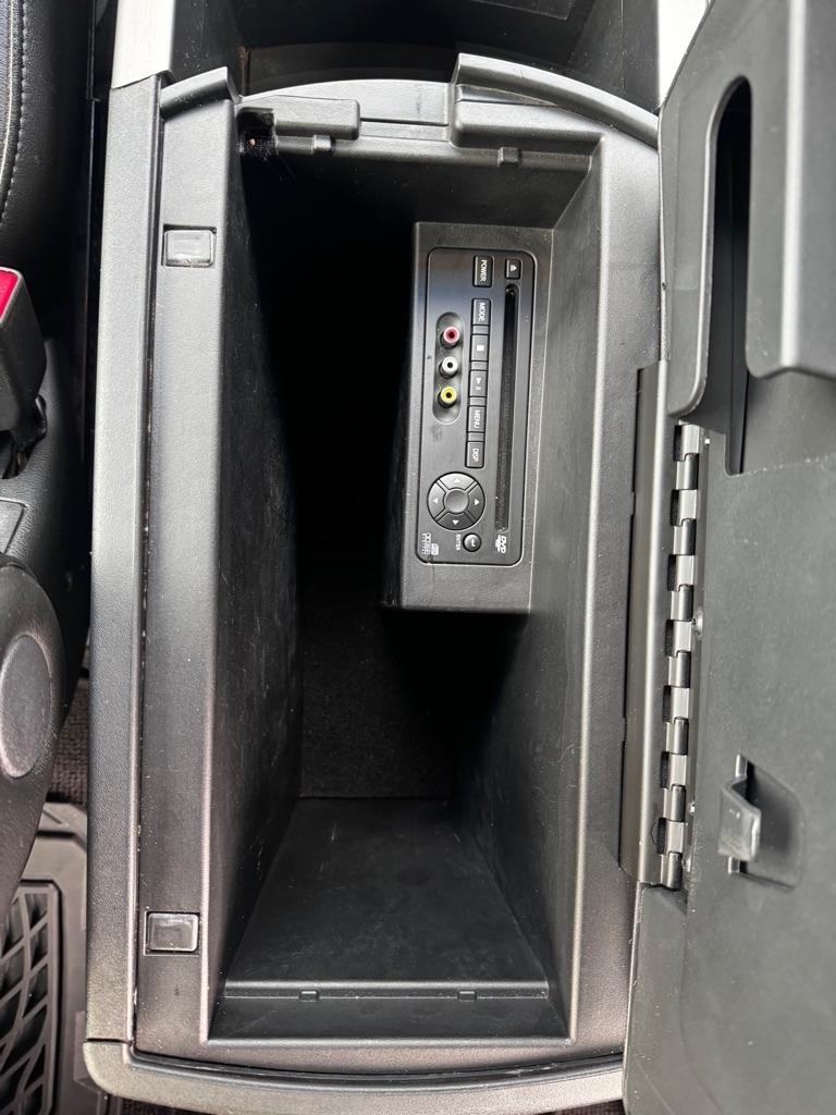 Nissan Titan 2WD Crew Cab SWB SL 2011