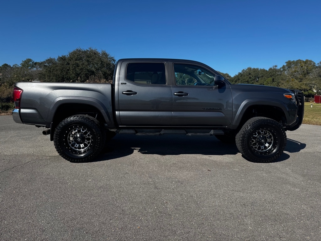 Toyota Tacoma  2019