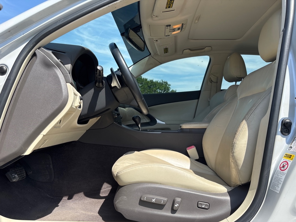 Lexus IS 250 4dr Sport Sdn Man RWD 2010