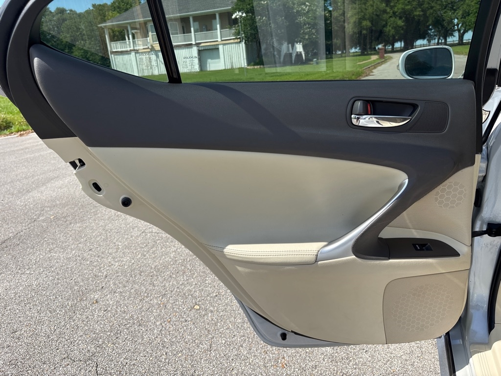 Lexus IS 250 4dr Sport Sdn Man RWD 2010