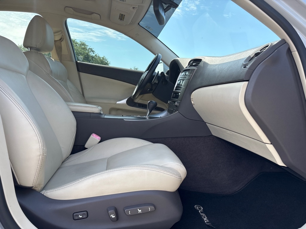 Lexus IS 250 4dr Sport Sdn Man RWD 2010