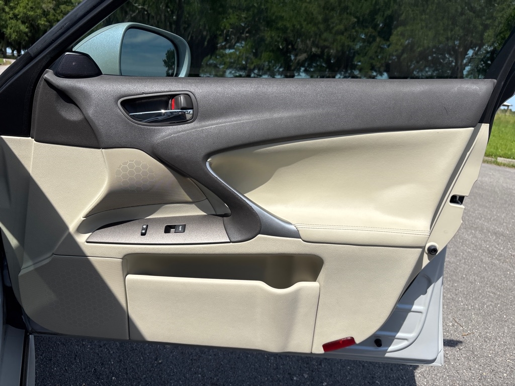 Lexus IS 250 4dr Sport Sdn Man RWD 2010