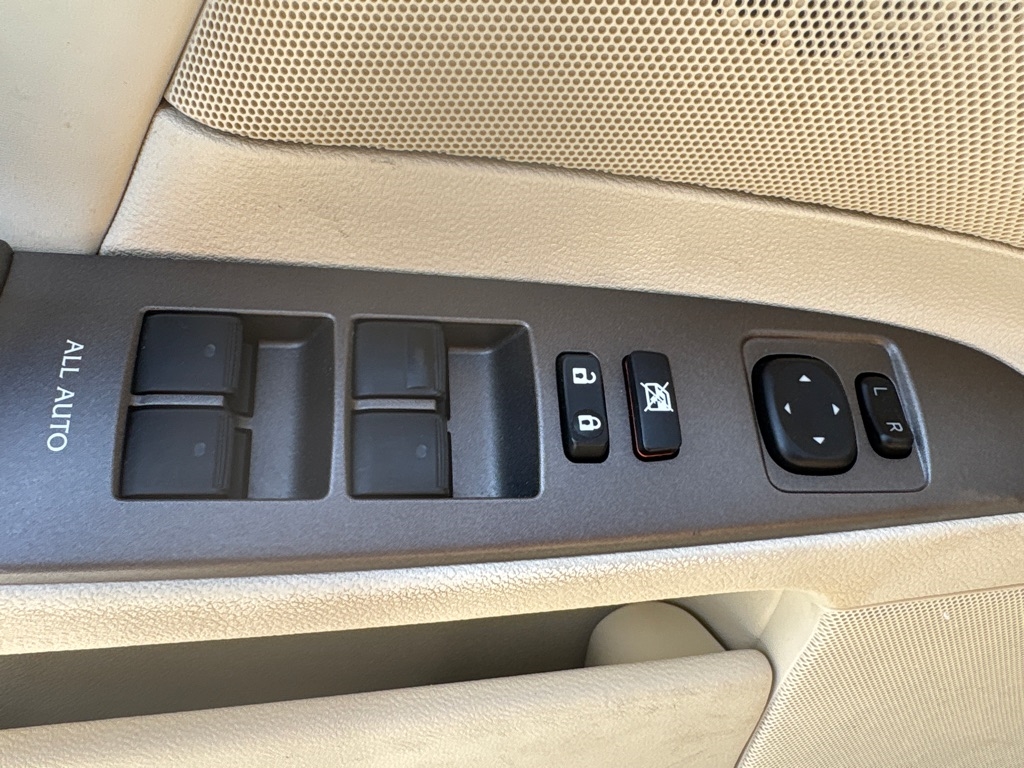 Lexus IS 250 4dr Sport Sdn Man RWD 2010