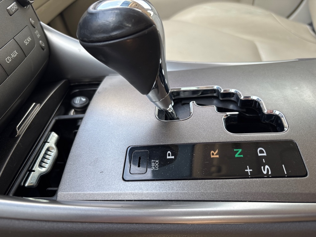 Lexus IS 250 4dr Sport Sdn Man RWD 2010