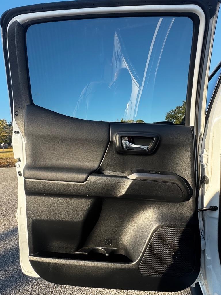 Toyota Tacoma SR5 Double Cab 5' Bed V6 4x2 AT (Natl) 2018