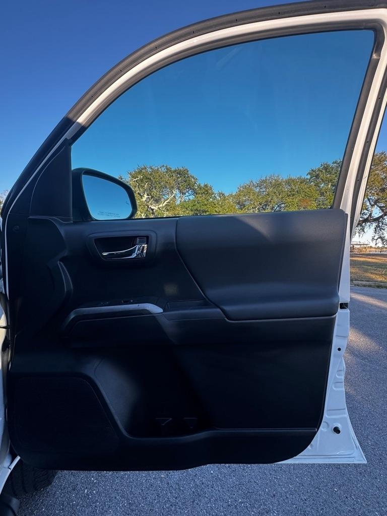 Toyota Tacoma SR5 Double Cab 5' Bed V6 4x2 AT (Natl) 2018