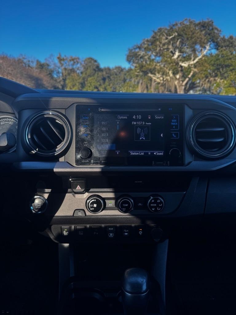 Toyota Tacoma SR5 Double Cab 5' Bed V6 4x2 AT (Natl) 2018