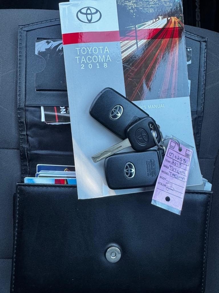 Toyota Tacoma SR5 Double Cab 5' Bed V6 4x2 AT (Natl) 2018