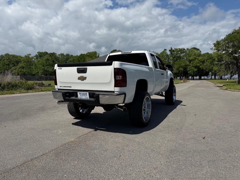 Chevrolet Silverado 1500 2WD Ext Cab 143.5" LS 2010