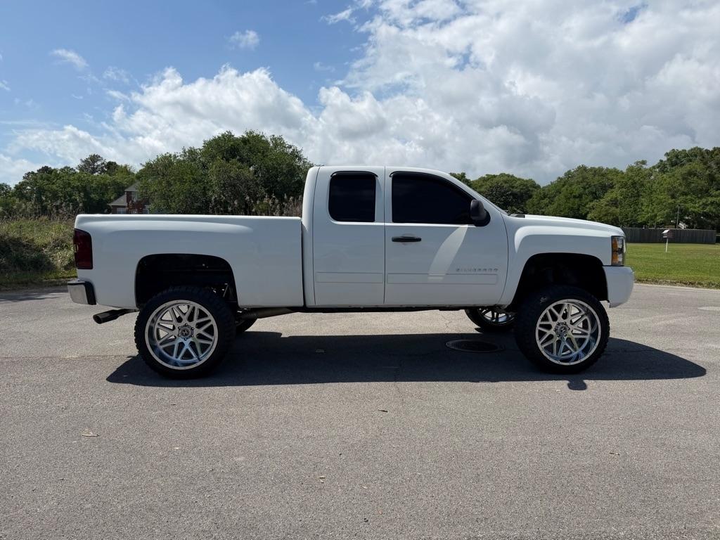 Chevrolet Silverado 1500 2WD Ext Cab 143.5" LS 2010