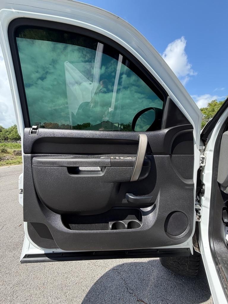 Chevrolet Silverado 1500 2WD Ext Cab 143.5" LS 2010