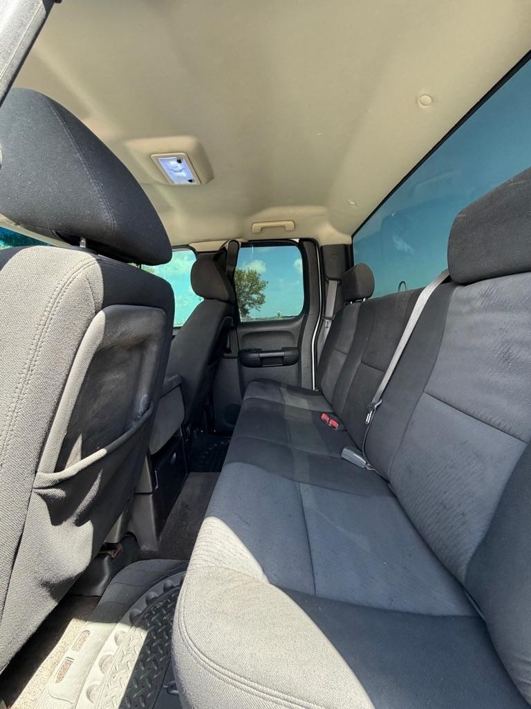 Chevrolet Silverado 1500 2WD Ext Cab 143.5" LS 2010