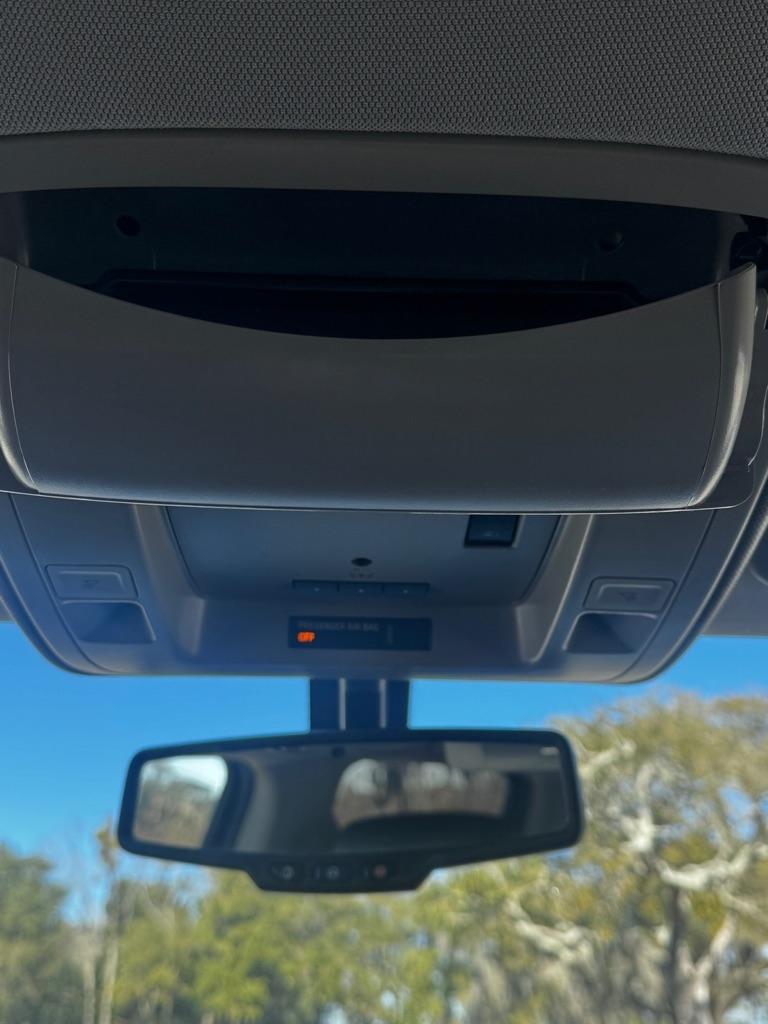 GMC Sierra 1500 4WD Crew Cab 143.5" SLT 2017